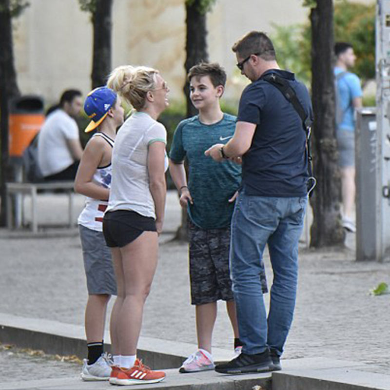 Kevin, Britney