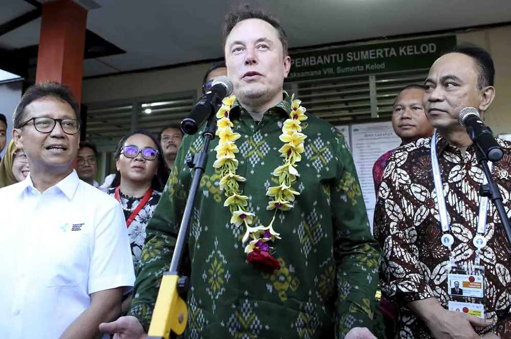 Elon Musk, Bali, Indonesia, Starlink