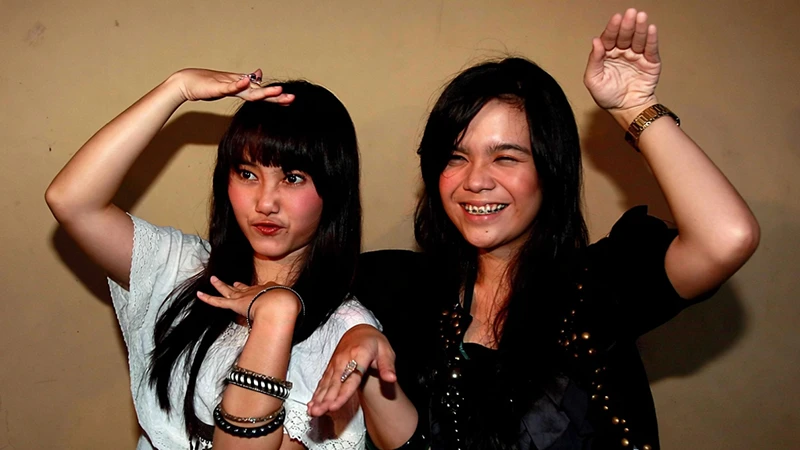 Sinta and Jojo
