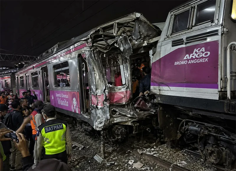 Tabrakan Kereta